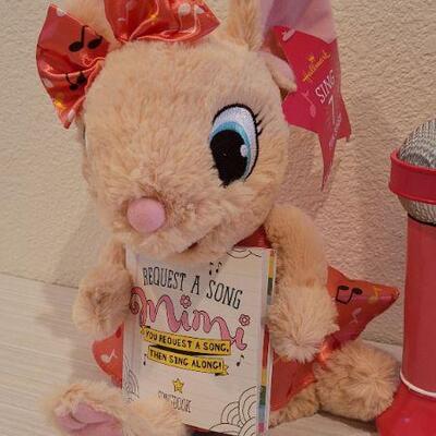 Lot 213: New HALLMARK Singing MIMI Bundle (need batteries)