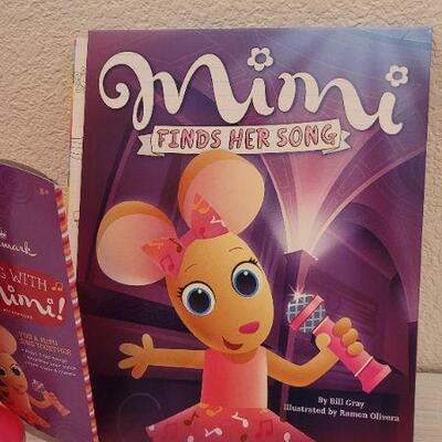 Lot 213: New HALLMARK Singing MIMI Bundle (need batteries)