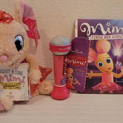 Lot 213: New HALLMARK Singing MIMI Bundle (need batteries)