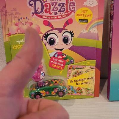 Lot 214: New HALLMARK DAZZLE Book and Car Bundle TESTED A+ 