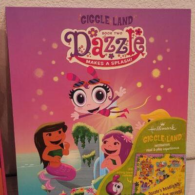 Lot 214: New HALLMARK DAZZLE Book and Car Bundle TESTED A+ 