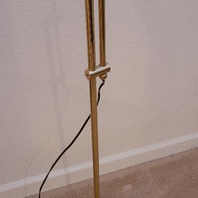 Lot 222: Vintage Mid Century Modern ADJUSTABLE Swivel Head Brass Floor Lamp