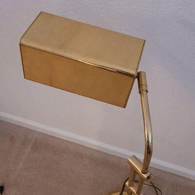 Lot 222: Vintage Mid Century Modern ADJUSTABLE Swivel Head Brass Floor Lamp
