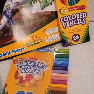 Lot 224: Large New CRAYOLA Arts and Crafts Children's Bundle