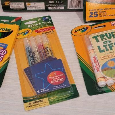 Lot 224: Large New CRAYOLA Arts and Crafts Children's Bundle