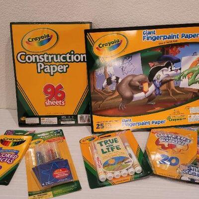 Lot 224: Large New CRAYOLA Arts and Crafts Children's Bundle