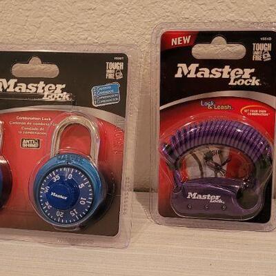 Lot 225: Assortment of (4) NEW Masterlocks 