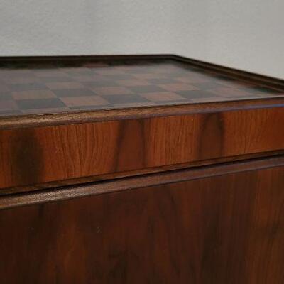 Lot 231: Vintage Mid Century Modern LANE Chess/Checker Board Top Reversible Storage Stool