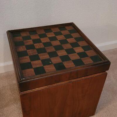 Lot 231: Vintage Mid Century Modern LANE Chess/Checker Board Top Reversible Storage Stool
