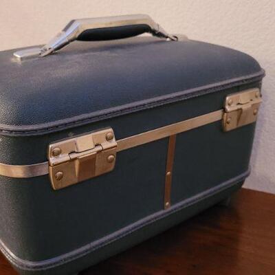 Lot 232: Vintage Mid Century Modern Unused AMERICAN TOURISTER Carryon Hard Case w/ Key