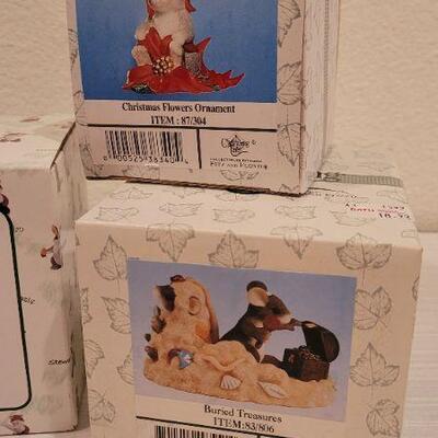 Lot 233: Assorted Vintage New CHARMING TAILS Collectibles 
