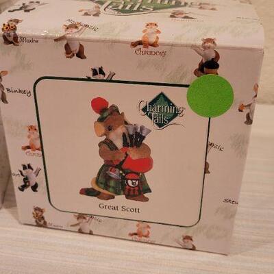 Lot 234: Assorted Vintage New CHARMING TAILS Collectibles 
