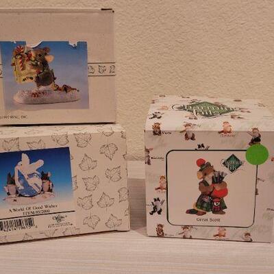 Lot 234: Assorted Vintage New CHARMING TAILS Collectibles 