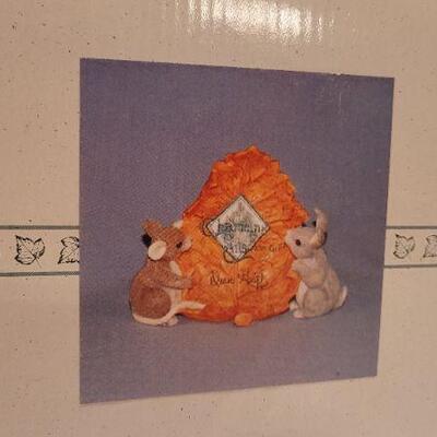 Lot 236: Assorted Vintage New CHARMING TAILS Collectibles 