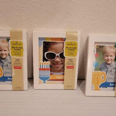 Lot 247: (3) New HALLMARK 4x6 Photo Frames