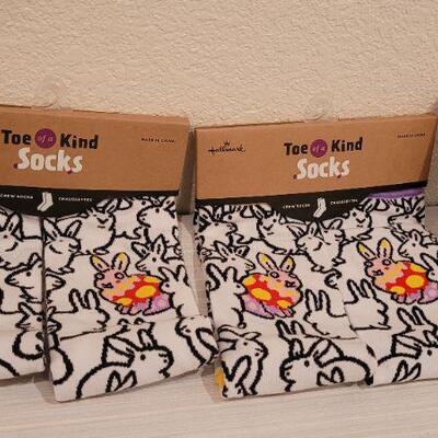 Lot 250: Assorted NEW HALLMARK Toe of a Kind Ladies Socks