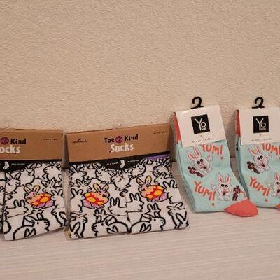 Lot 250: Assorted NEW HALLMARK Toe of a Kind Ladies Socks