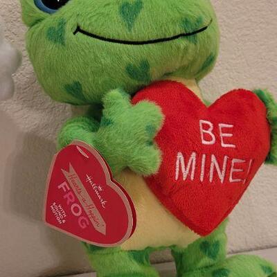 Lot 251: New Hallmark Stuffed Animals - Snoopy needs Batteries and Frog Tests A+