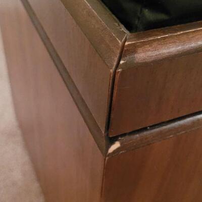 Lot 252: Vintage Mid Century Modern LANE Chess / Checkerboard Reversible Storage Seat