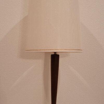 Lot 257: Vintage Mid Century Modern 35.5" Tall Brass and Teak Table Lamp TESTED A+