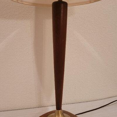 Lot 257: Vintage Mid Century Modern 35.5" Tall Brass and Teak Table Lamp TESTED A+