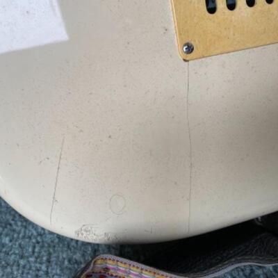 S147 Vintage USA 1980 Squier  Stratocaster by Fender Guitar 