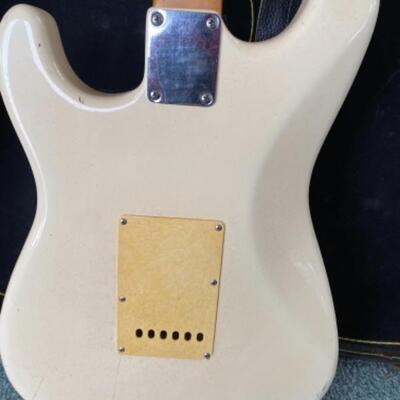 S147 Vintage USA 1980 Squier  Stratocaster by Fender Guitar 