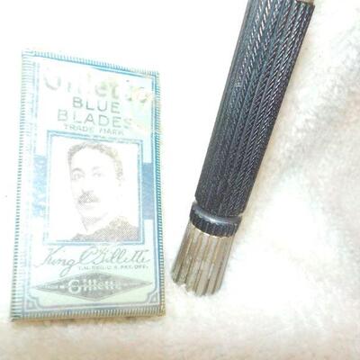 " 1988 Super Adjustable " Black Beauty Razors " :King Gillette Bades."