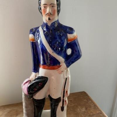 S180 Antique Staffordshire Louis Hamilton Porcelain Statue and Highlander Lamp 