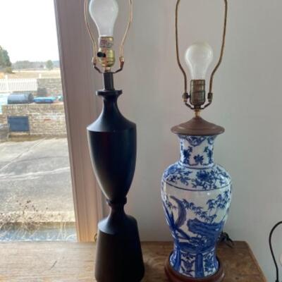 S185 Wooden and Porcelain Vase Lamp 