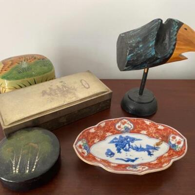 194 Decorative Porcelain Items 