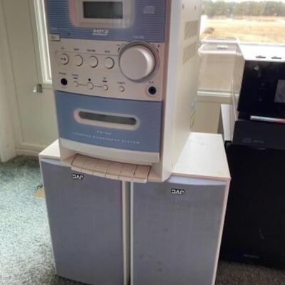 208 Sony and JVC Radios 