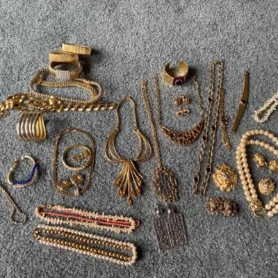 212 Costume Jewelry Napier 