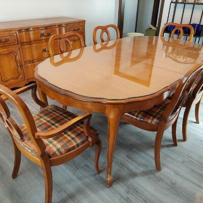 THOMASVILLE DINING TABLE 1 LEAF, 6 CHAIRS & GLASS TOP