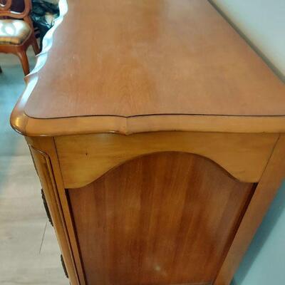 THOMASVILLE SOLID WOOD BUFFET 