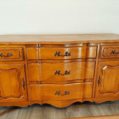 THOMASVILLE SOLID WOOD BUFFET 