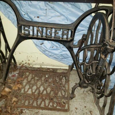 Singer sewing machine 