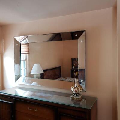 Large mirror 
