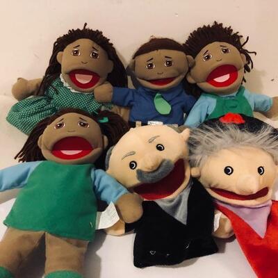 Family Puppet Set
