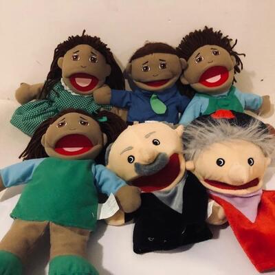 Family Puppet Set
