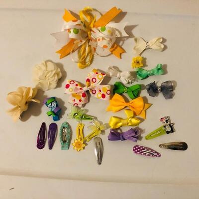 Lot of hair bows