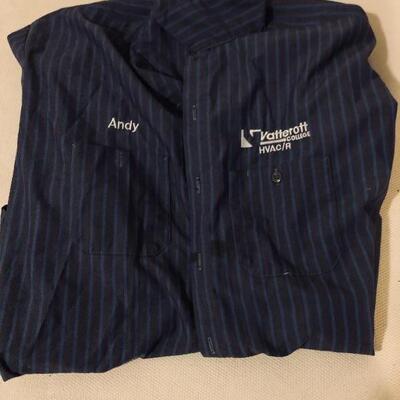 Menâ€™s medium work shit