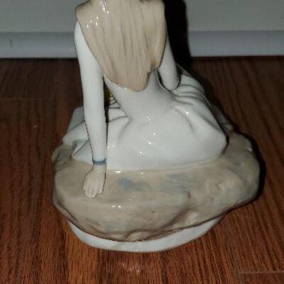 Franklin Porcelain Teresa The Tulip Maiden Figurine by Fulgencio Garcia Lopez (Lladro's artist) (item #40)