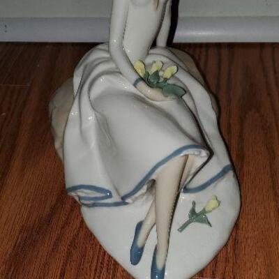 Franklin Porcelain Teresa The Tulip Maiden Figurine by Fulgencio Garcia Lopez (Lladro's artist) (item #40)