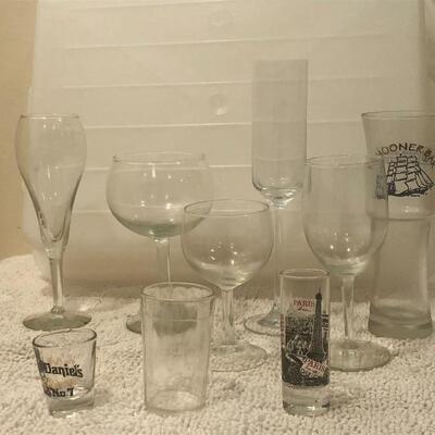 Various bar glass items