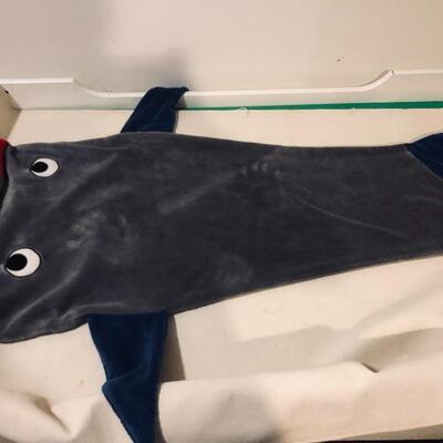 Childrenâ€™s shark tail blanket