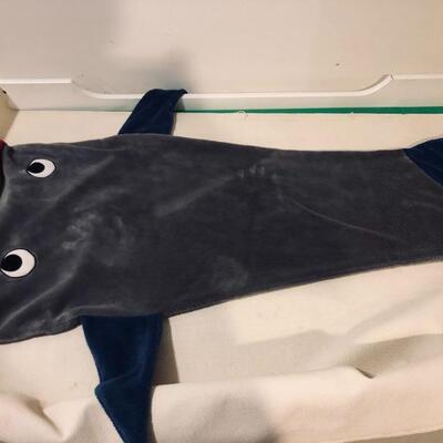 Childrenâ€™s shark tail blanket