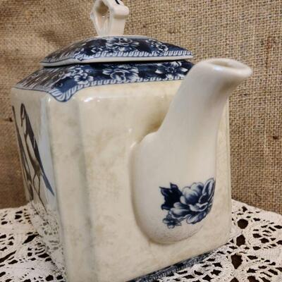 Burton & Burton Avian Trail teapot