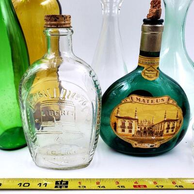 COLLECTABLE GLASS BOTTLE BUNDLE 