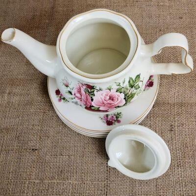 Formalities by Baum Bros Teapot and 4 plates